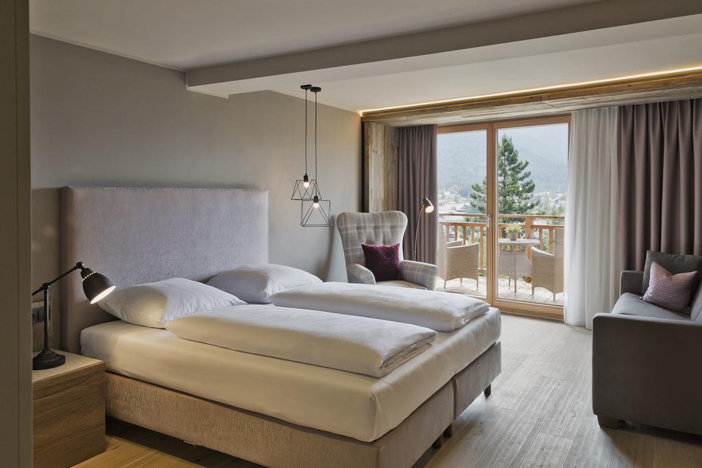 Natur & Spa Hotel Laerchenhof 蒂罗尔-泽费尔德 外观 照片